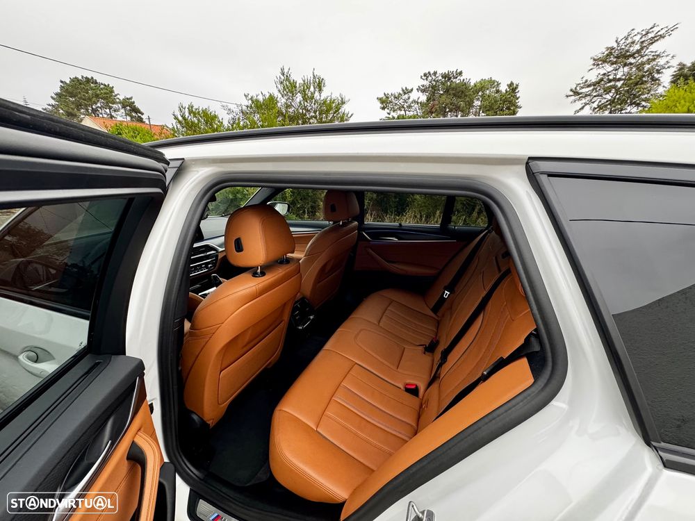 BMW 530 e Pack Desportivo M - 16