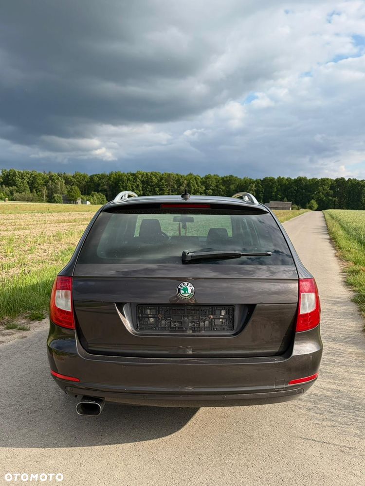 Skoda Superb 1.8 TSI DSG FAMILY - 5