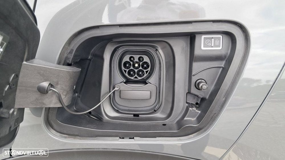 Peugeot e-2008 54 kWh Allure - 16