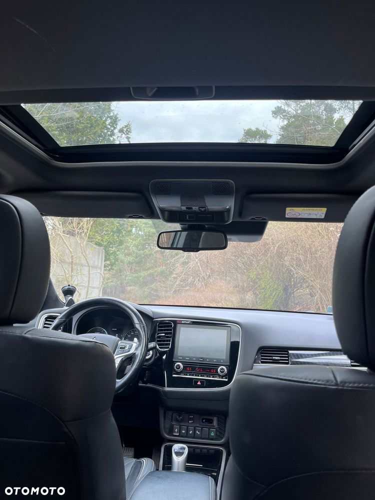 Mitsubishi Outlander Intense + - 11