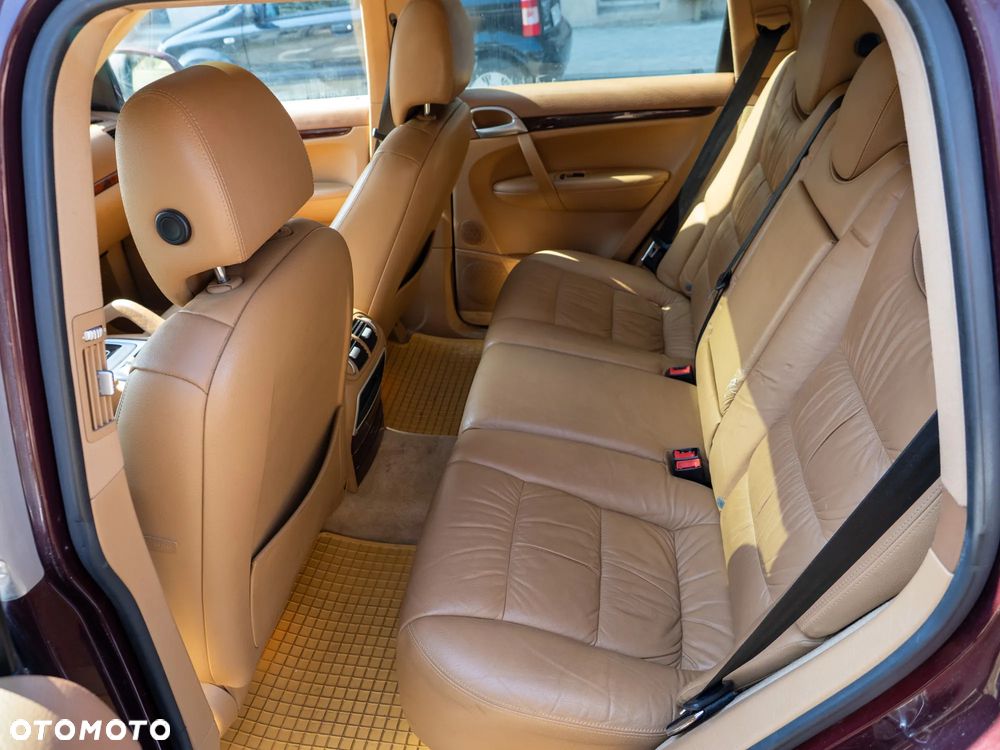 Porsche Cayenne - 10