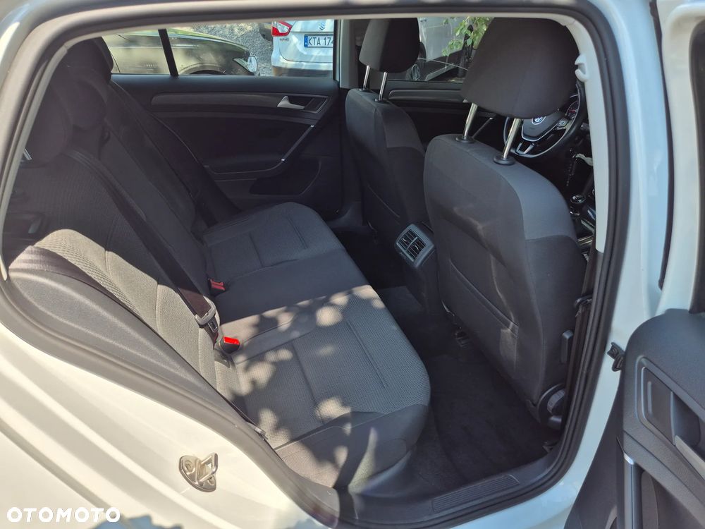 Volkswagen Golf 1.6 TDI SCR Trendline - 25
