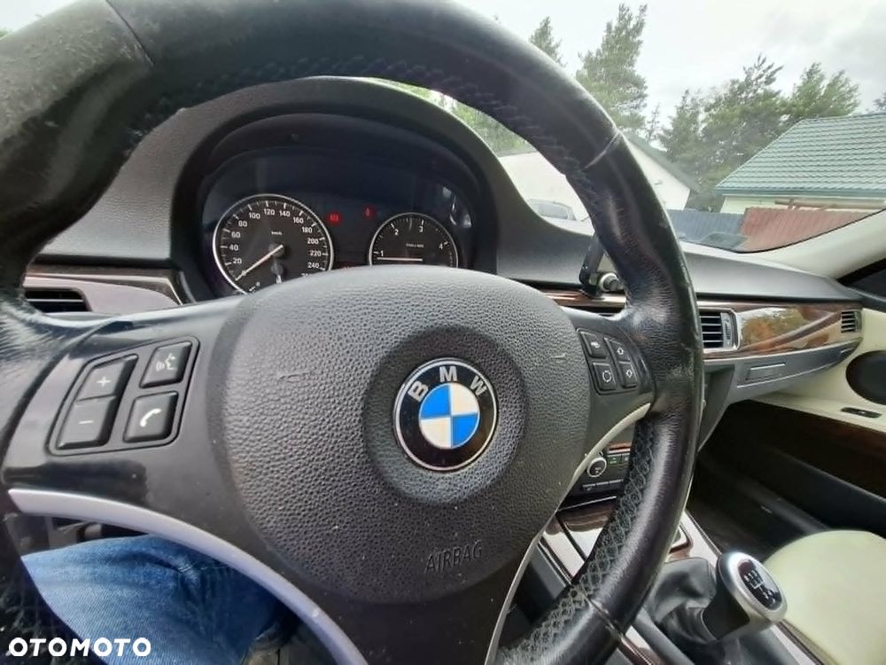 BMW Seria 3 320d - 11