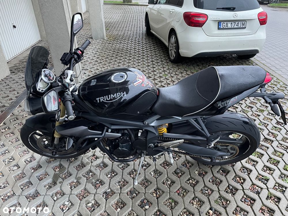 Triumph Street Triple - 4