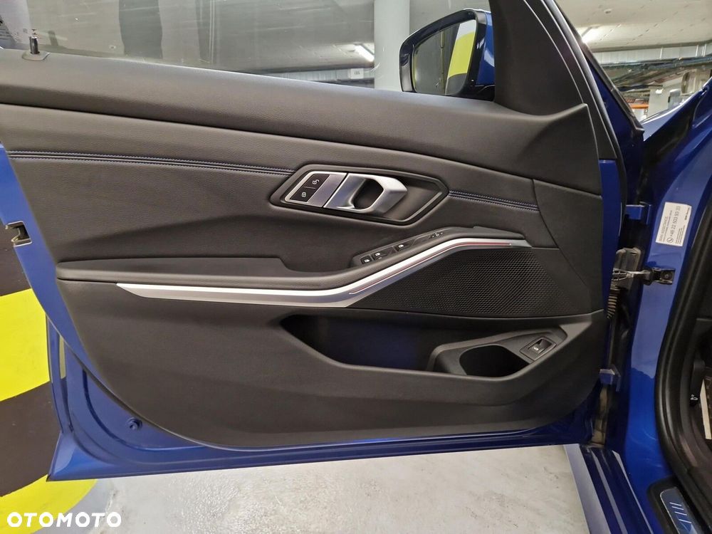 BMW Seria 3 320d xDrive mHEV M Sport sport - 12