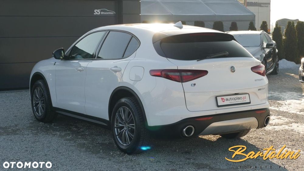 Alfa Romeo Stelvio - 5