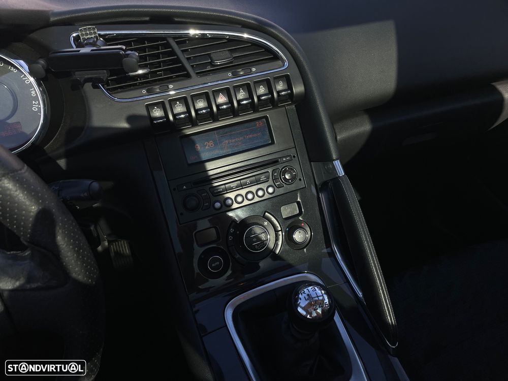 Peugeot 3008 1.6 HDi Executive - 12