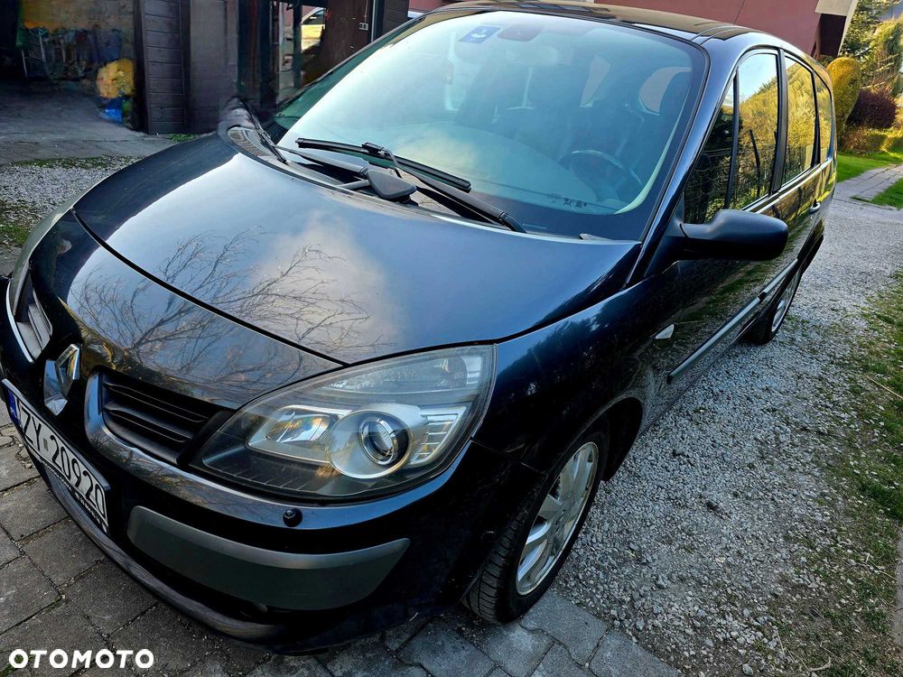 Renault Grand Scenic - 1