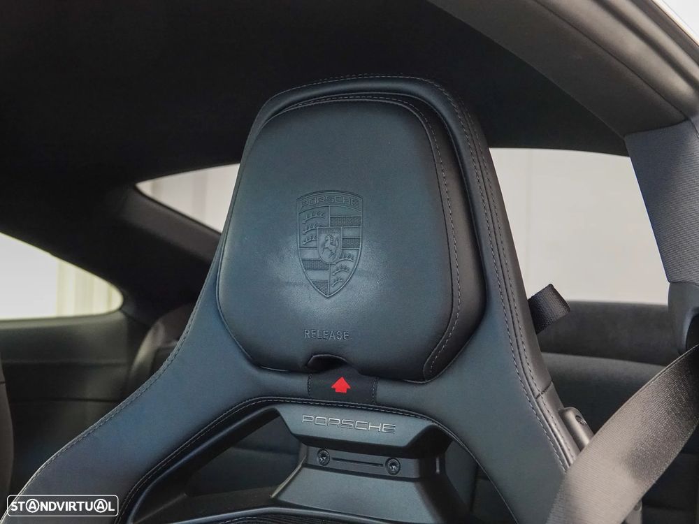Porsche 911 (992) GT3 Touring Package PDK - 38