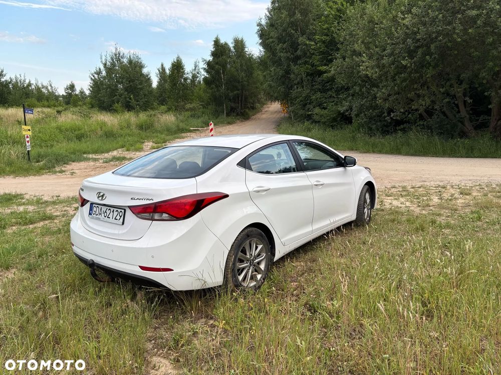 Hyundai Elantra - 5