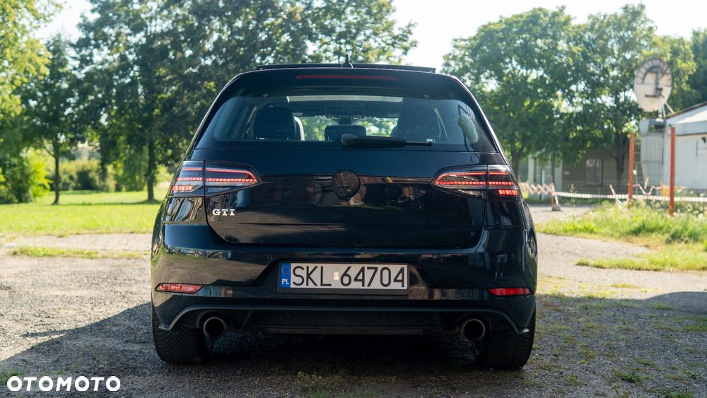 Volkswagen Golf GTI (BlueMotion Technology) Performance - 3
