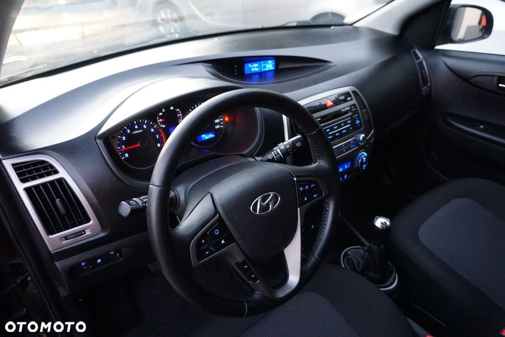 Hyundai i20 - 25