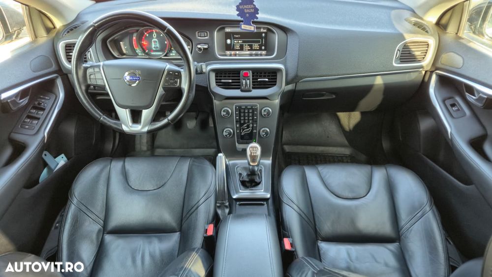 Volvo V40 D2 Kinetic - 8