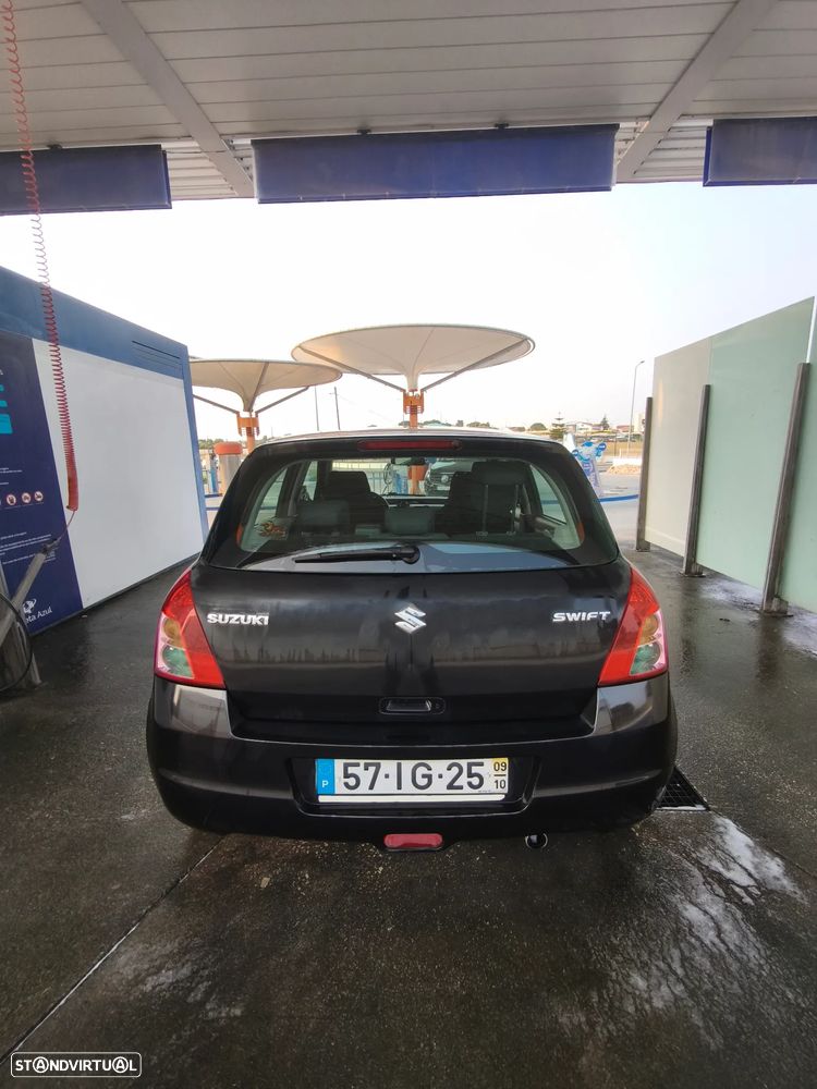 Suzuki Swift 1.3 DDiS GL - 6