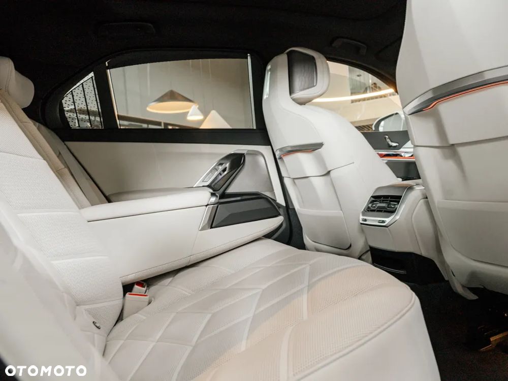 BMW Seria 7 740d xDrive - 12