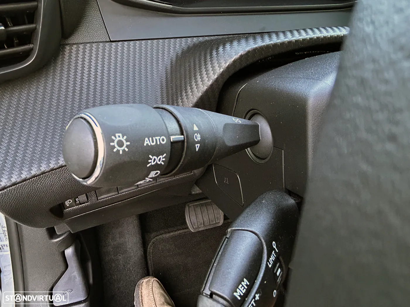 Peugeot e-2008 50 kWh Allure Pack - 35