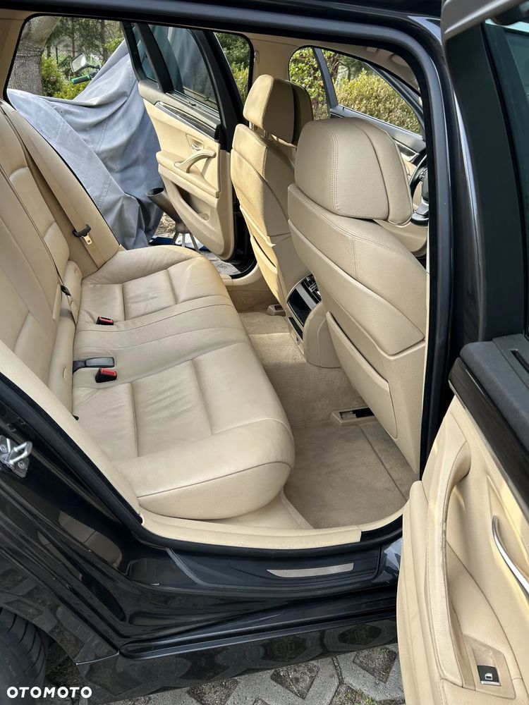 BMW Seria 5 525d - 13