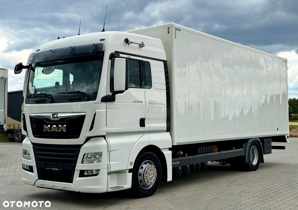 MAN TGX 18.360 / KONTENER / 18 EUROPALET / AUTOMAT / EURO 6 / SYPIALKA / ŁADOWNOŚĆ 7 728 KG / 2018 ROK / SPROWADZONY - 1