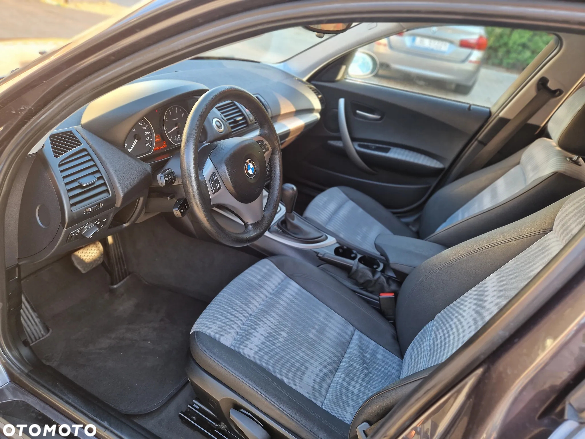 BMW Seria 1 120i - 20