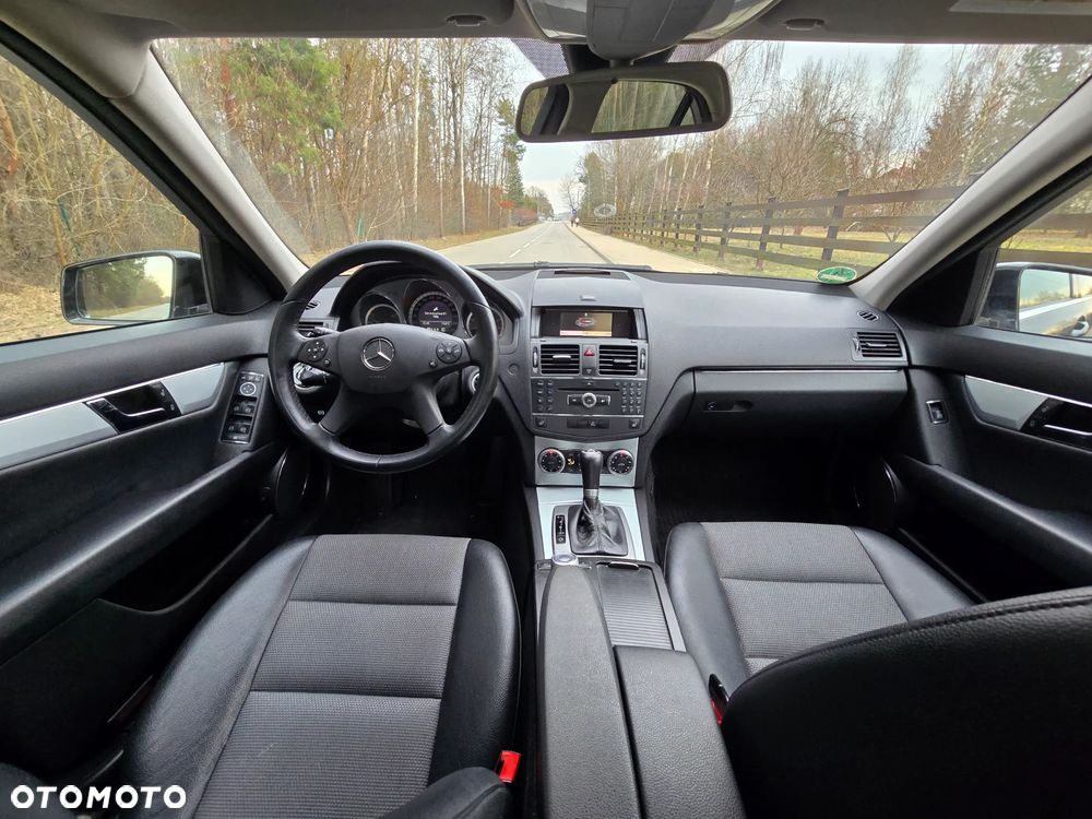 Mercedes-Benz Klasa C 180 CGI Automatik BlueEFFICIENCY Avantgarde - 6