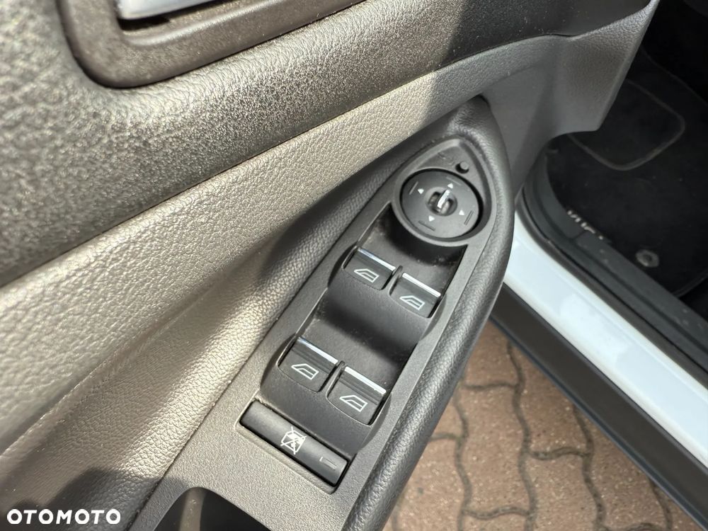 Ford Kuga 1.6 EcoBoost 2x4 SYNC - 13