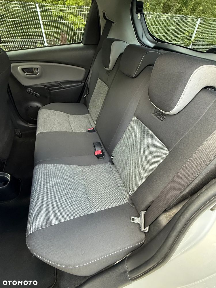 Toyota Yaris 1.4 D-4D Active EU6 - 12
