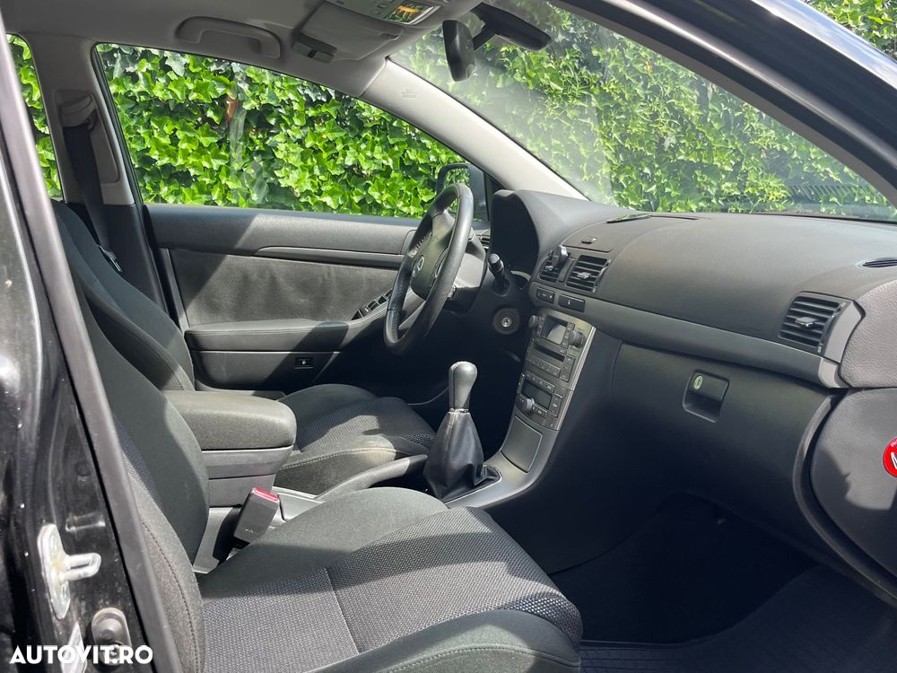 Toyota Avensis 1.8 Executiv - 9