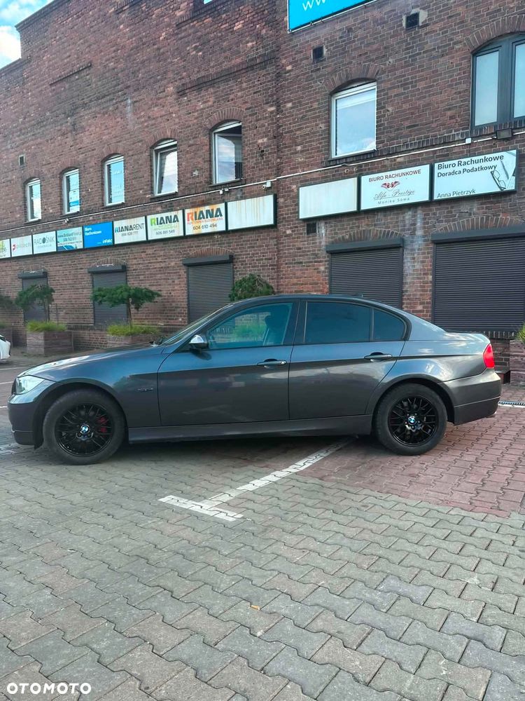 BMW Seria 3 320i - 3