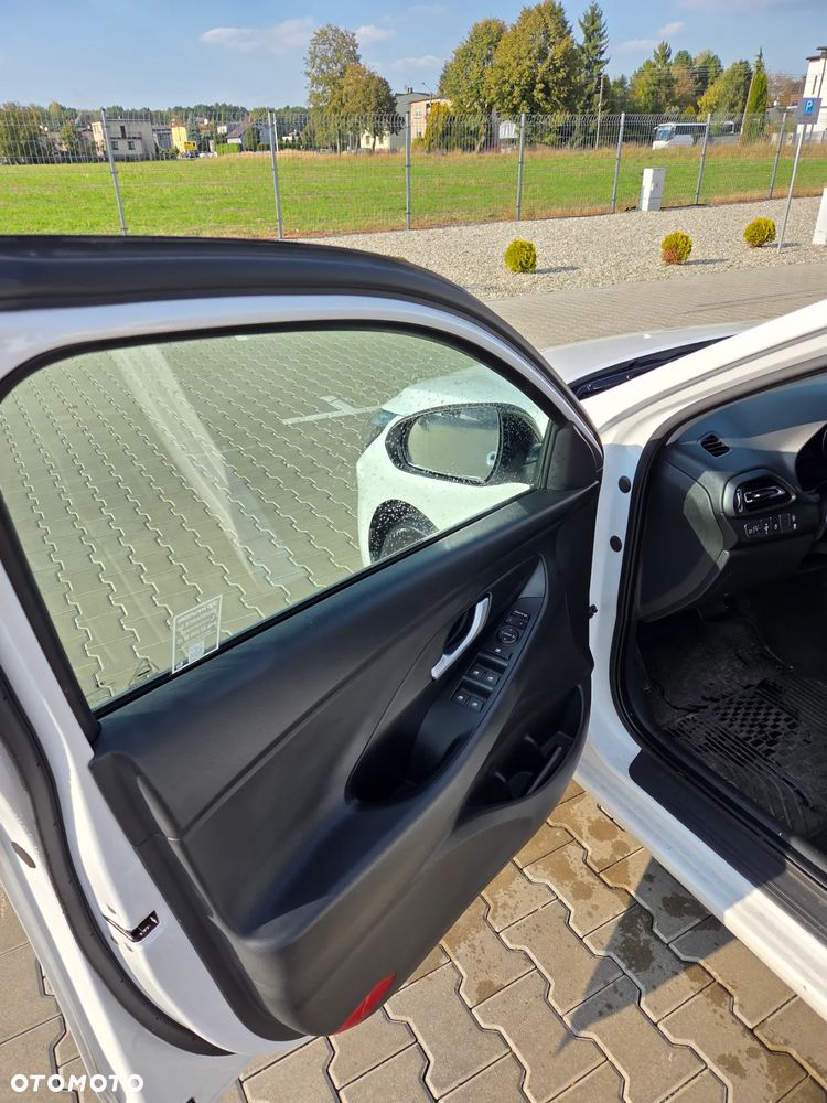 Hyundai i30 1.5 T-GDI 48V Smart DCT - 12