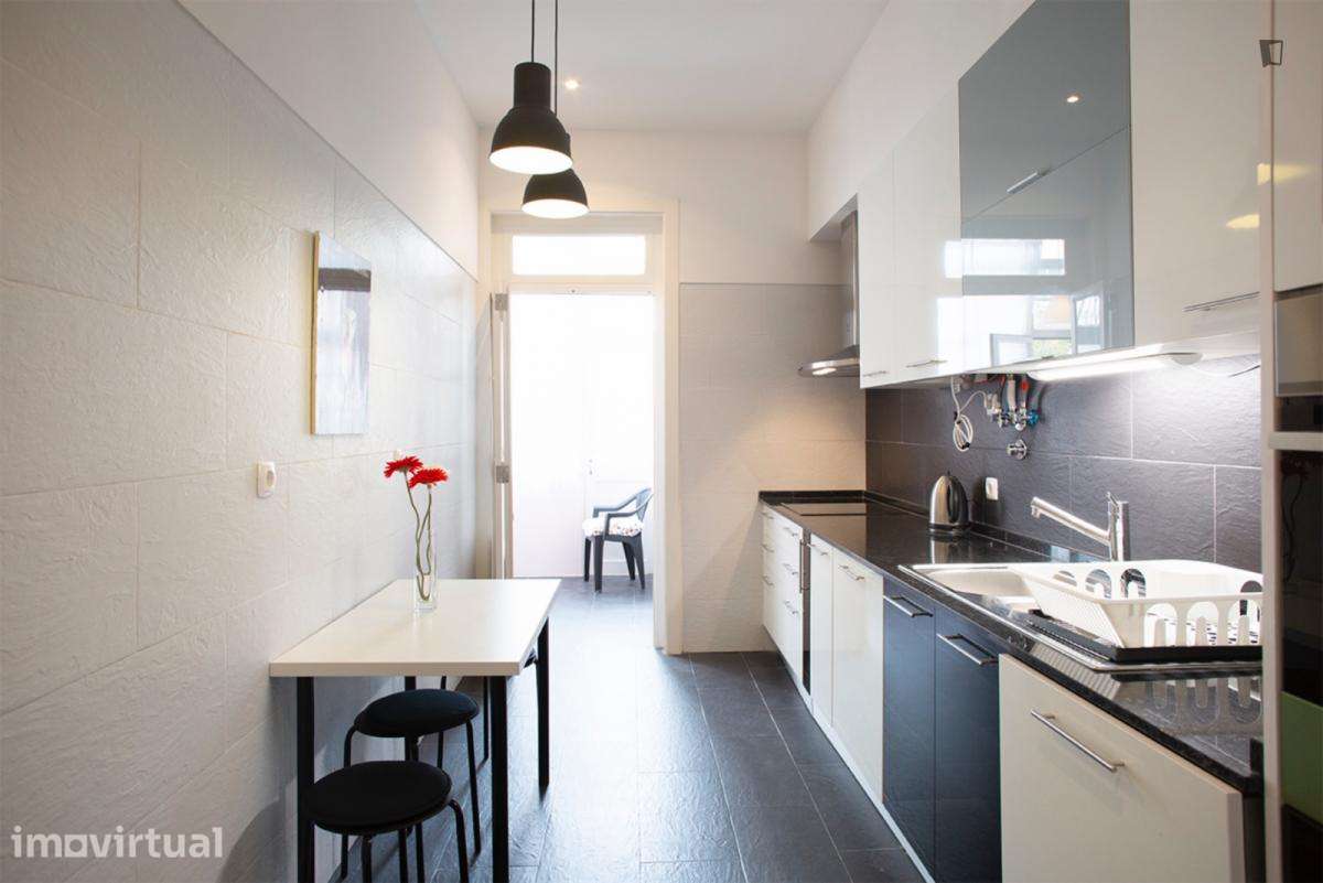 Quarto - localizado em Alameda Lisbon - Grande imagem: 3/9