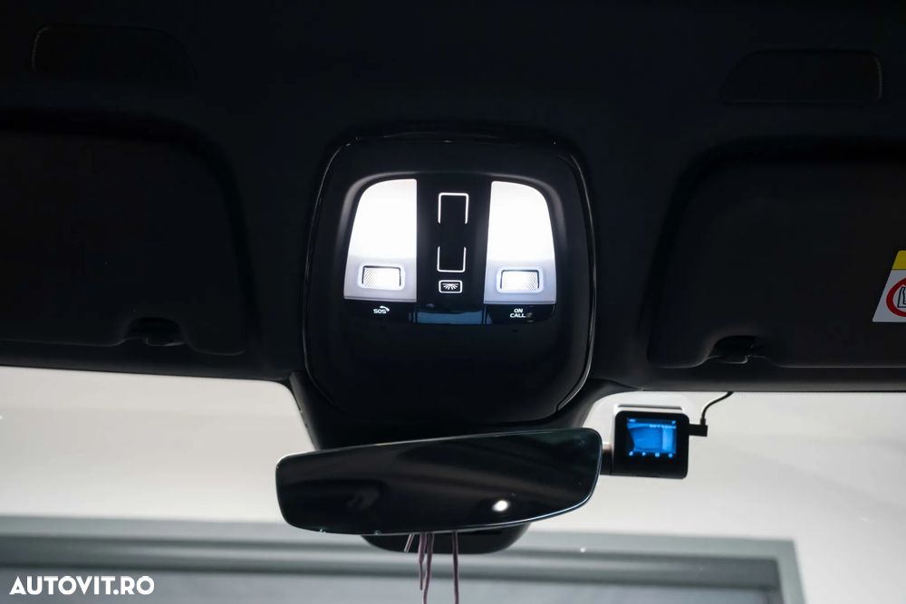 Volvo XC 60 B6 MHEV AT8 AWD R-Design - 34