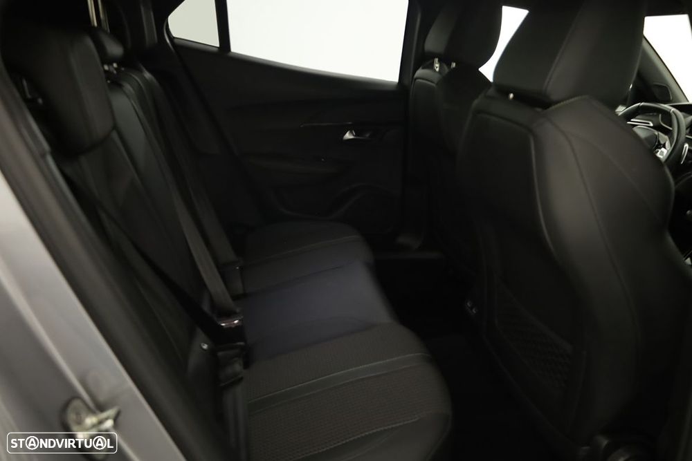 Peugeot 2008 1.2 PureTech Allure Pack EAT8 - 23