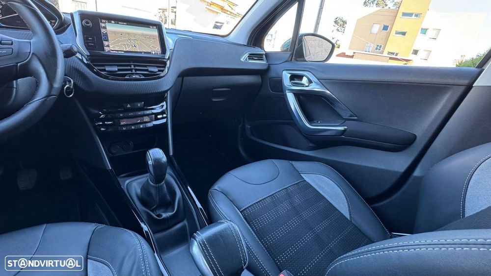 Peugeot 2008 1.2 PureTech Allure - 18