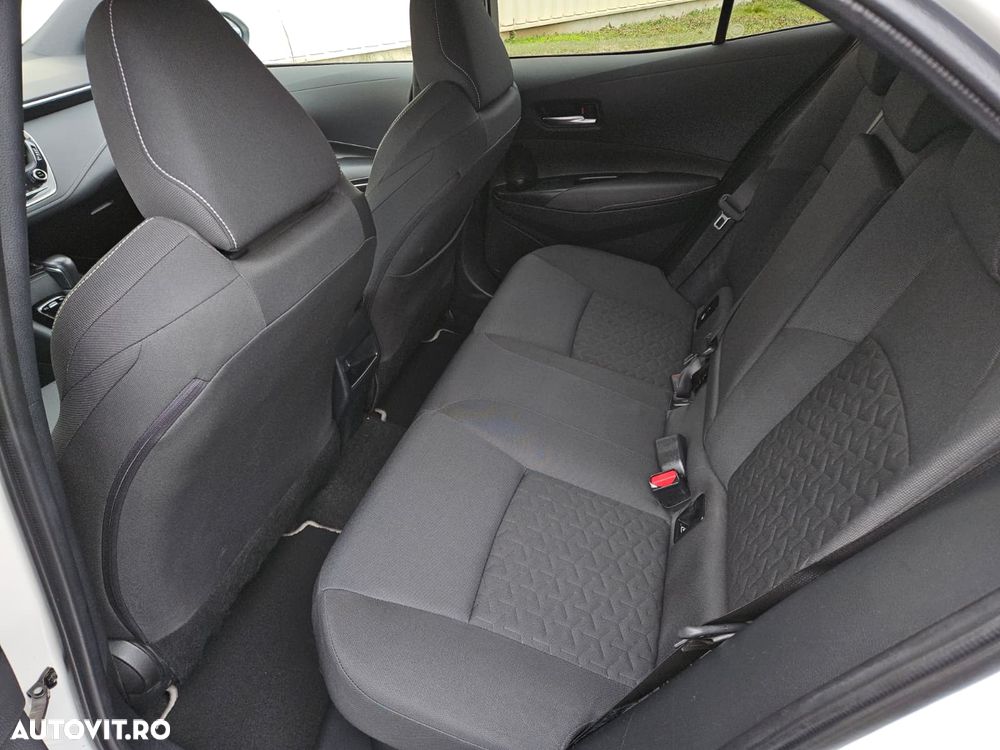 Toyota Corolla 2.0 HSD Exclusive Plus GR Sport Bi-Tone - 13