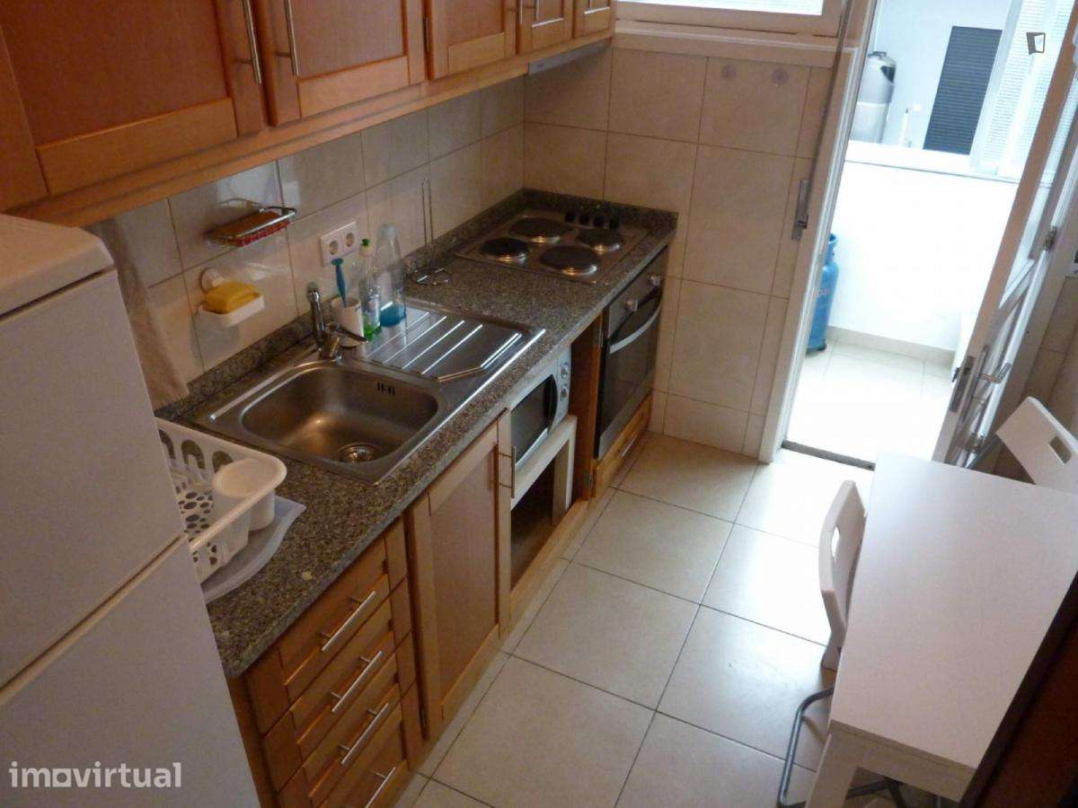 Quarto - localizado em Santo Ildefonso Porto - Grande imagem: 3/11