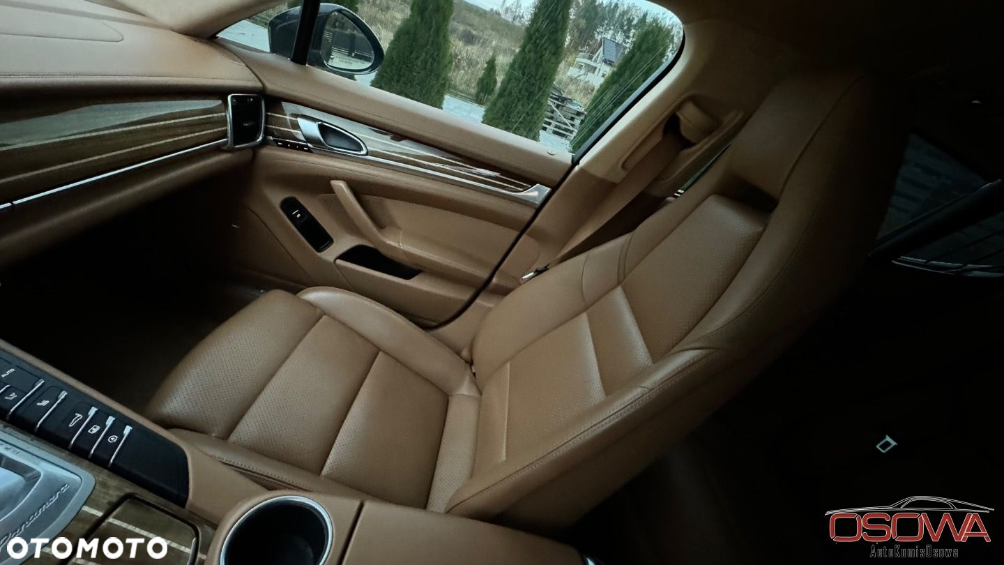 Porsche Panamera Turbo PDK - 12