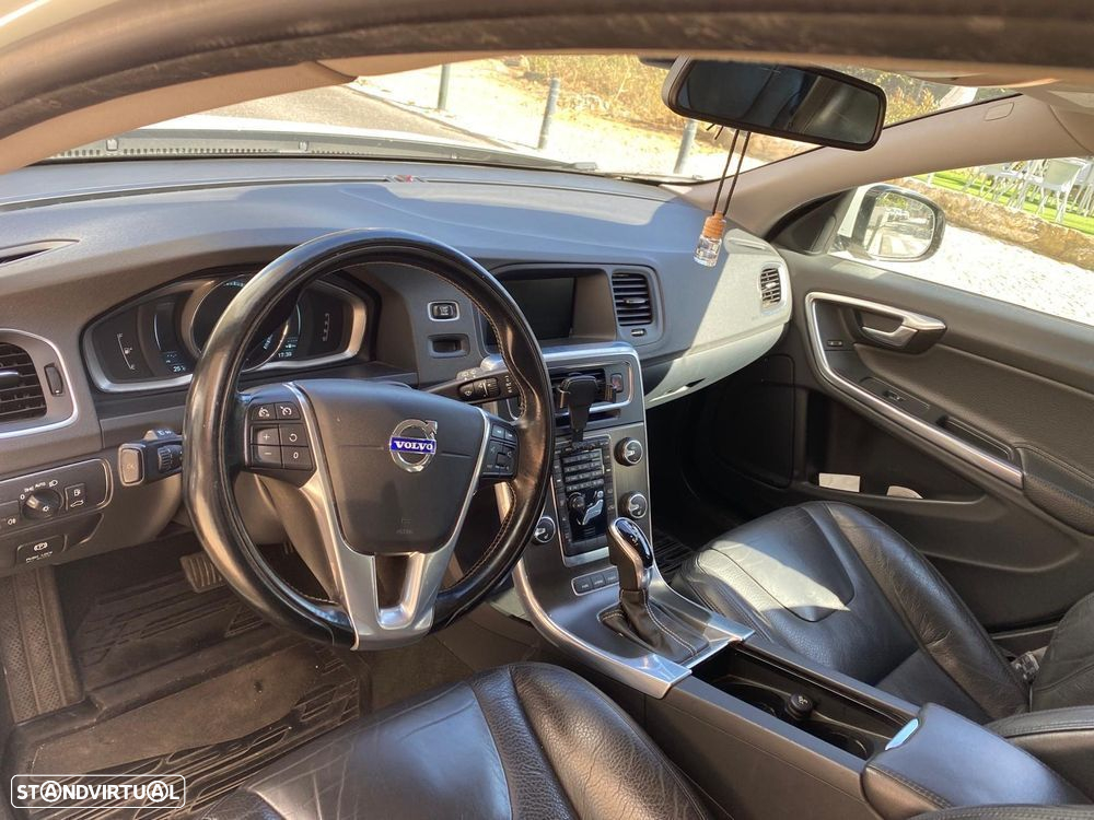 Volvo V60 2.4 D6 Summum AWD Phev - 2