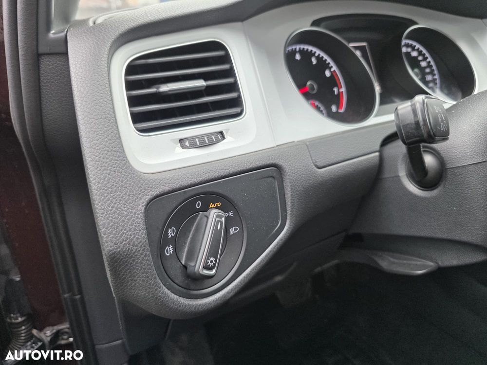 Volkswagen Golf - 13