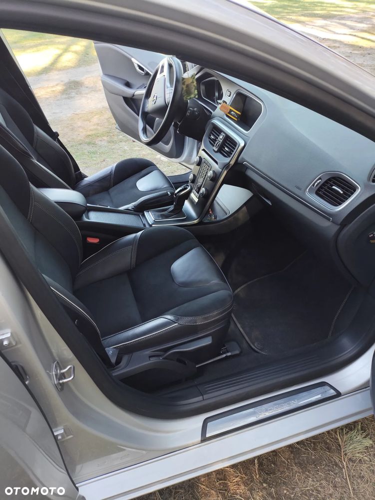 Volvo V40 D3 Geartronic RDesign - 10