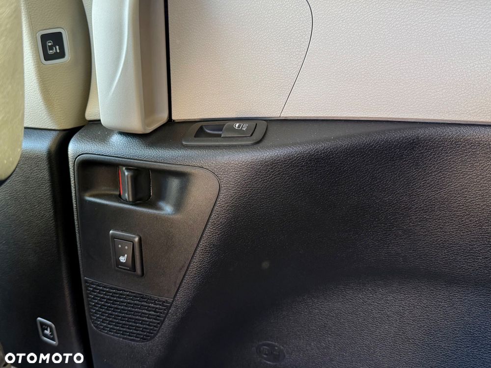 Chrysler Pacifica - 7