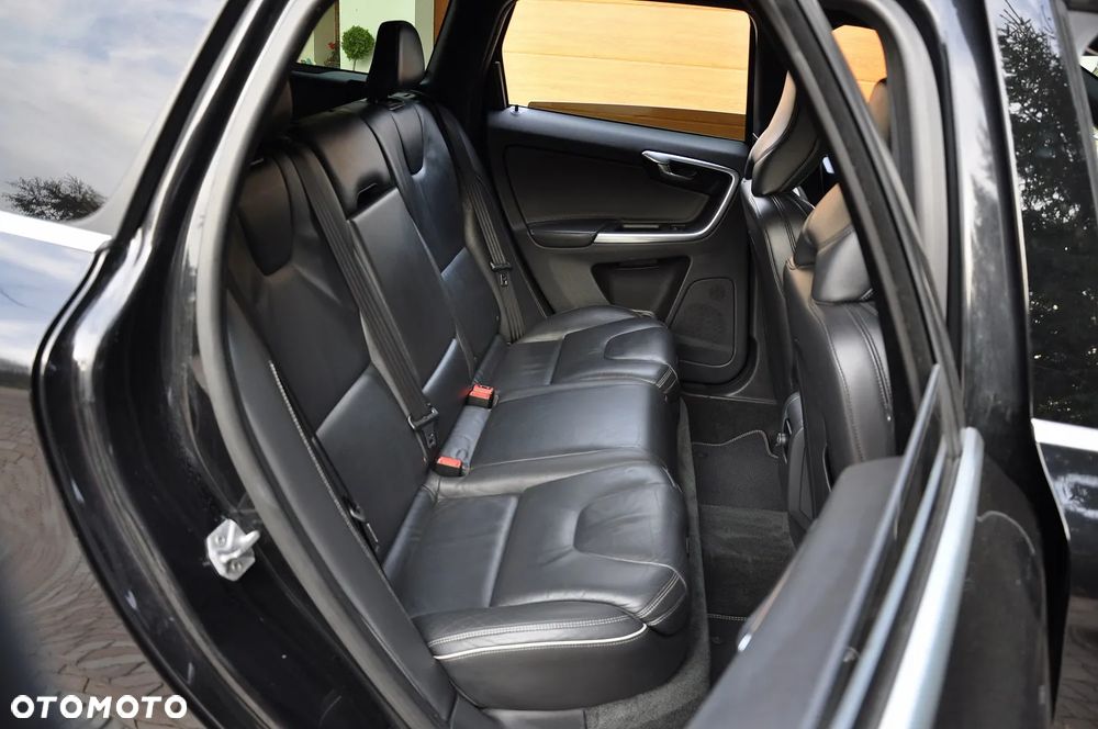 Volvo XC 60 D5 AWD RDesign - 25