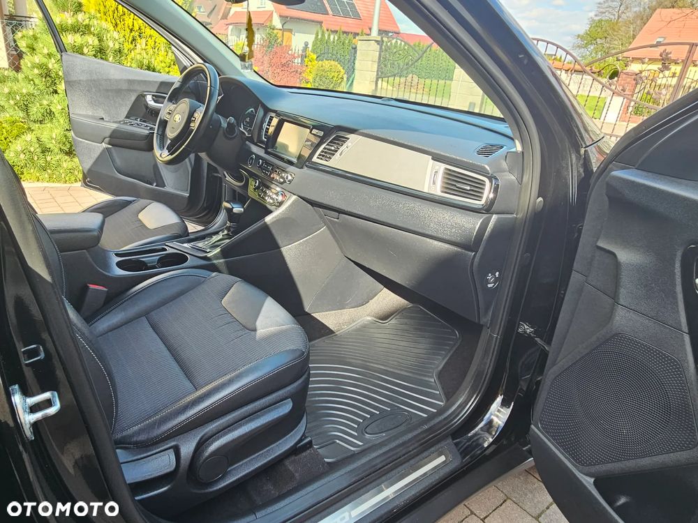 Kia Niro 1.6 GDI Hybrid M - 24