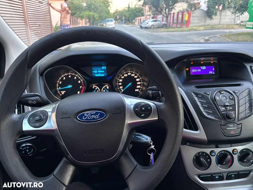 Ford Focus - 10