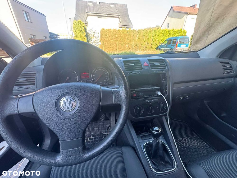 Volkswagen Golf - 3