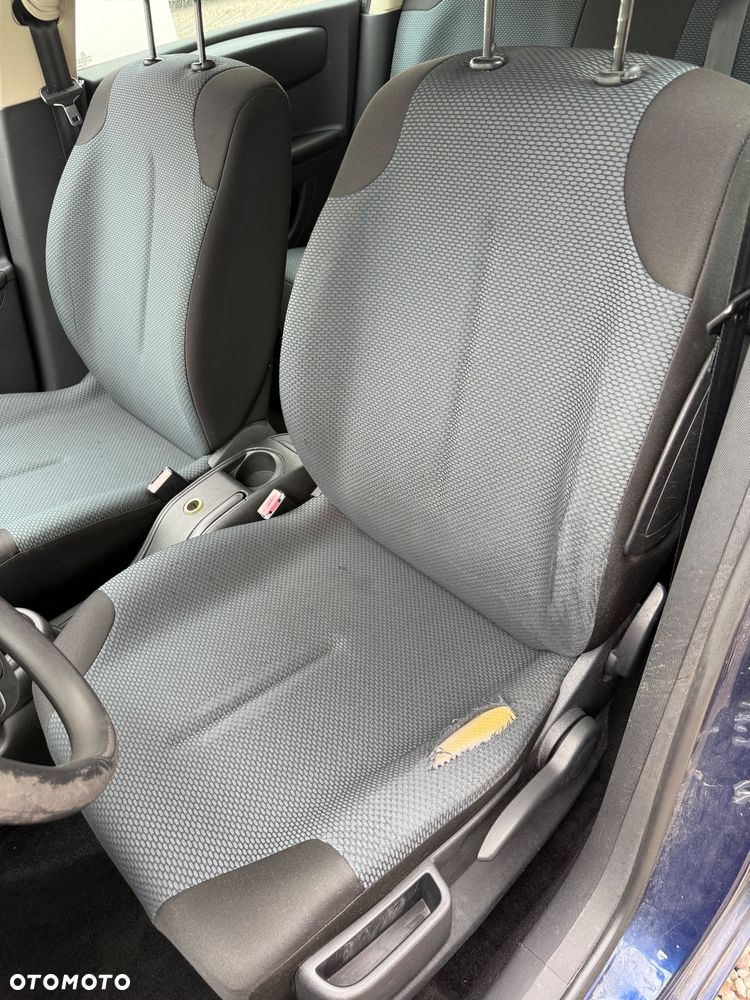Citroën C4 1.4 16V Style - 10