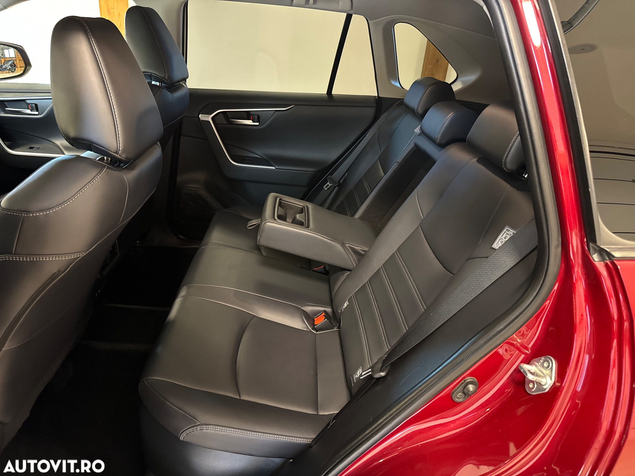 Toyota RAV4 2.5 4x2 Hybrid Team Deutschland - 23