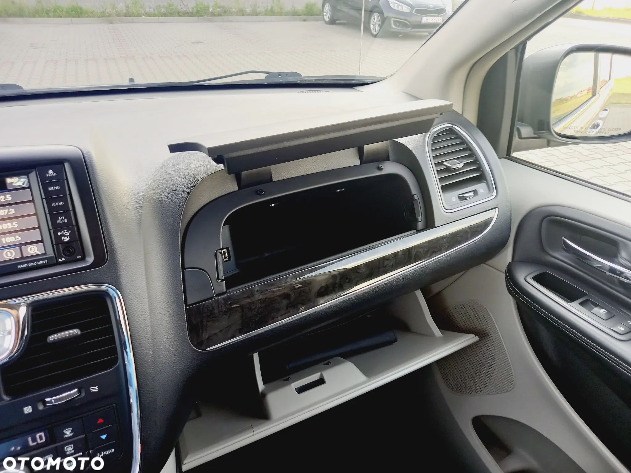 Chrysler Town & Country 3.6 Touring - 12