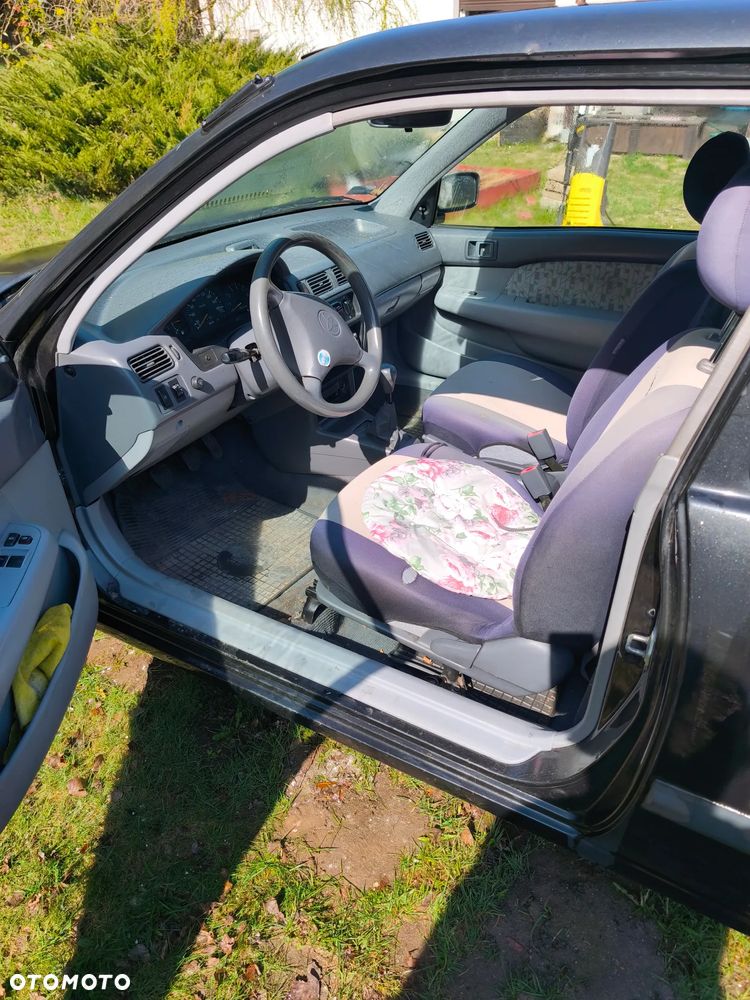 Toyota Starlet 1.4 - 4