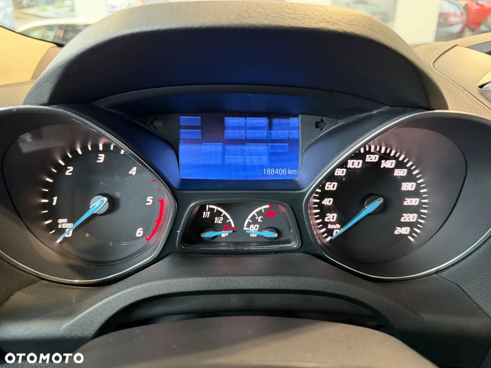 Ford Kuga 2.0 TDCi 2x4 Titanium - 20