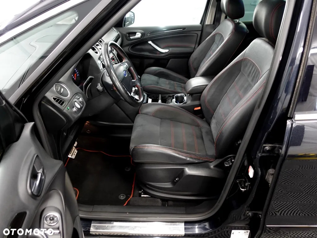 Ford S-Max - 8